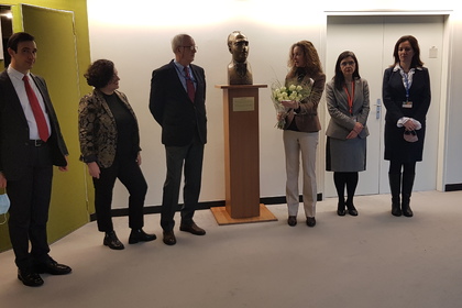 Посланик Мария Спасова и български дипломати поднесоха цветя пред бюста на Димитър Пешев в сградата на Съвета на Европа